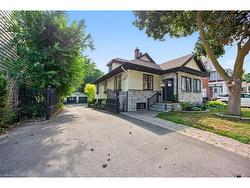 108 Owen Street Barrie, ON L4M 3H7