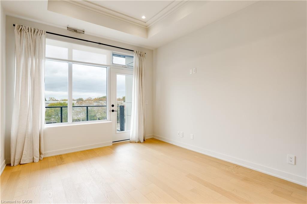 307-123 Maurice Drive, Oakville, ON - Indoor Photo Showing Other Room