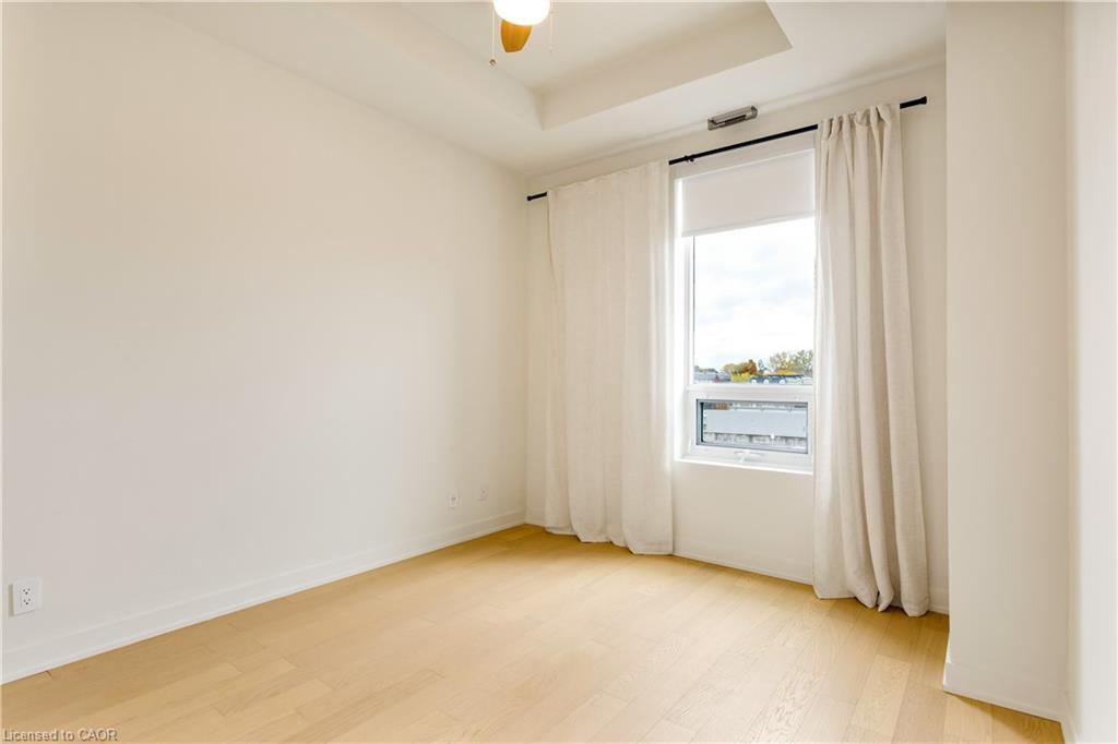 307-123 Maurice Drive, Oakville, ON - Indoor Photo Showing Other Room