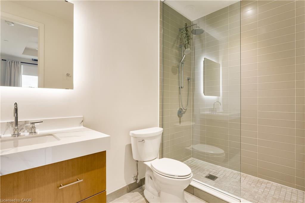 307-123 Maurice Drive, Oakville, ON - Indoor Photo Showing Bathroom