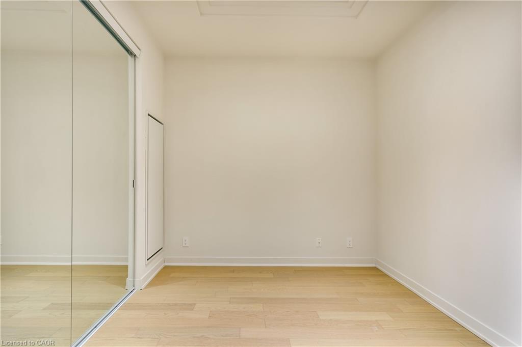 307-123 Maurice Drive, Oakville, ON - Indoor Photo Showing Other Room