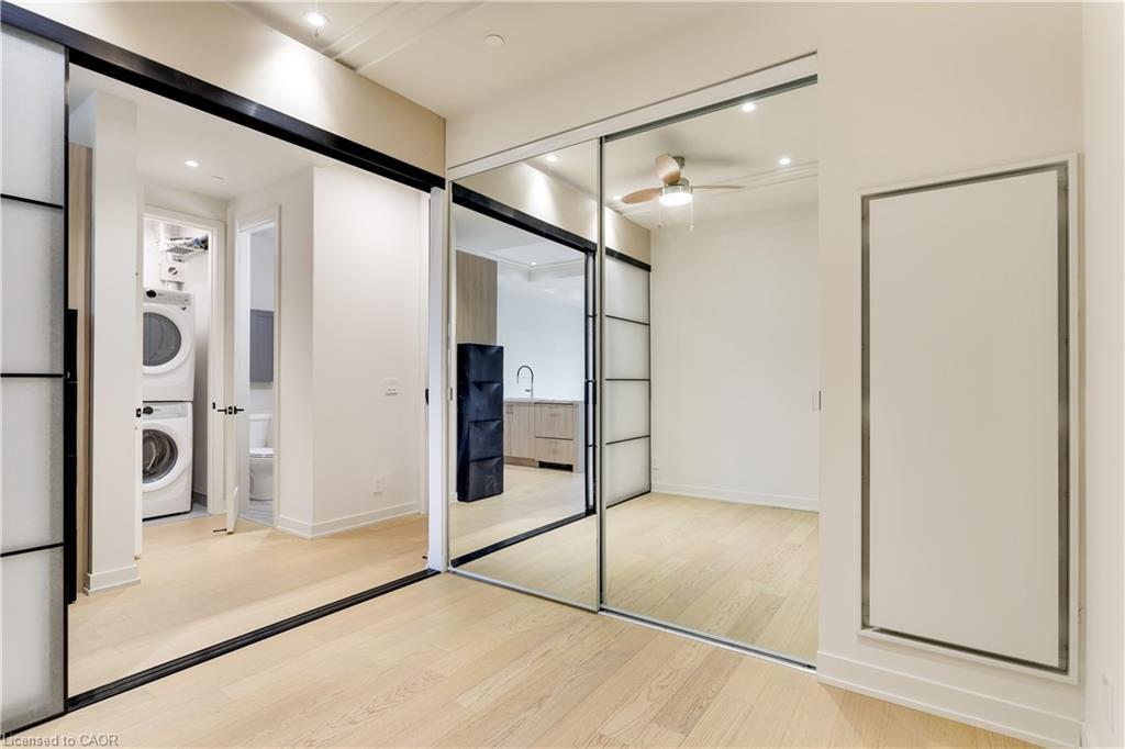 307-123 Maurice Drive, Oakville, ON - Indoor Photo Showing Other Room