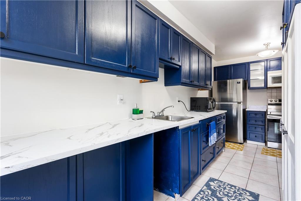 7 Eden Park Drive, Brampton, ON - Indoor Photo Showing Kitchen