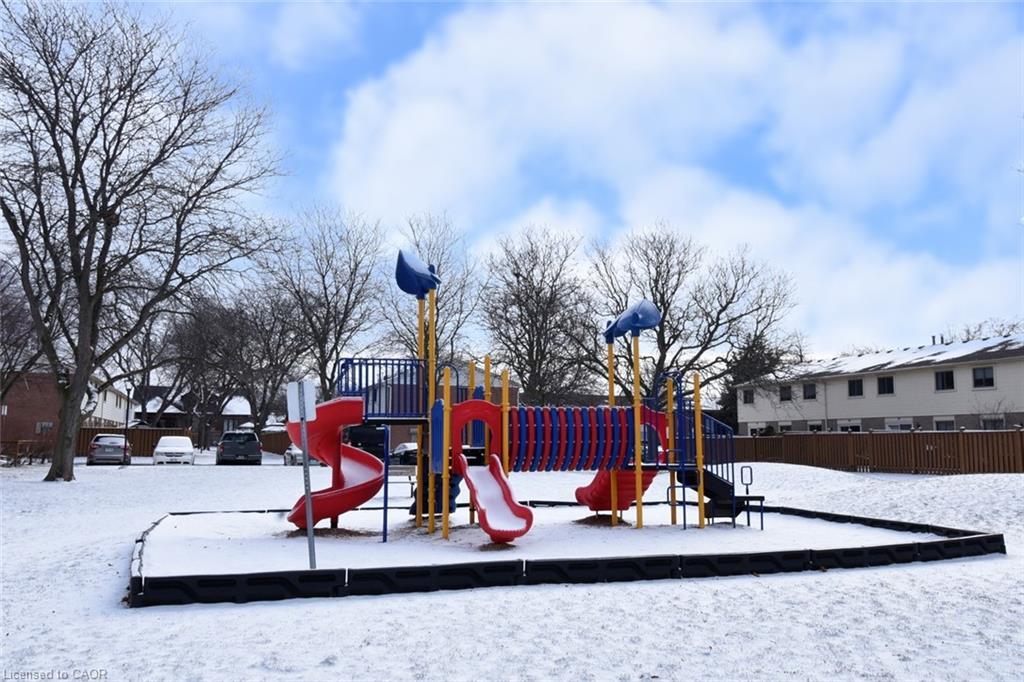 73-150 Gateshead Crescent, Stoney Creek, ON - Outdoor