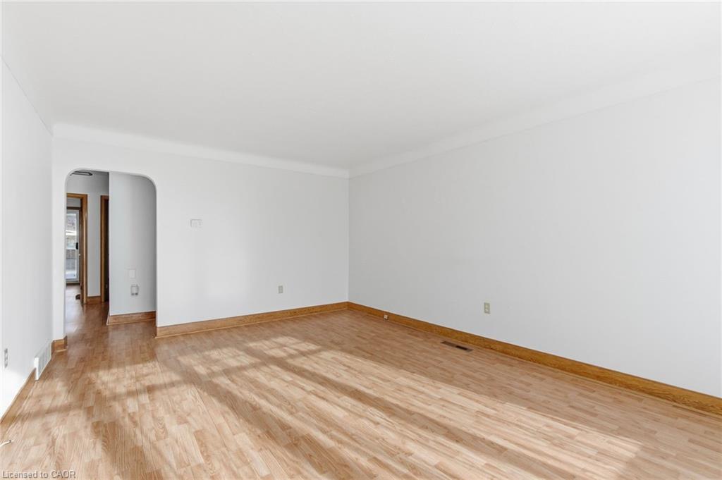 66 Rose Avenue, Thorold, ON - Indoor Photo Showing Other Room