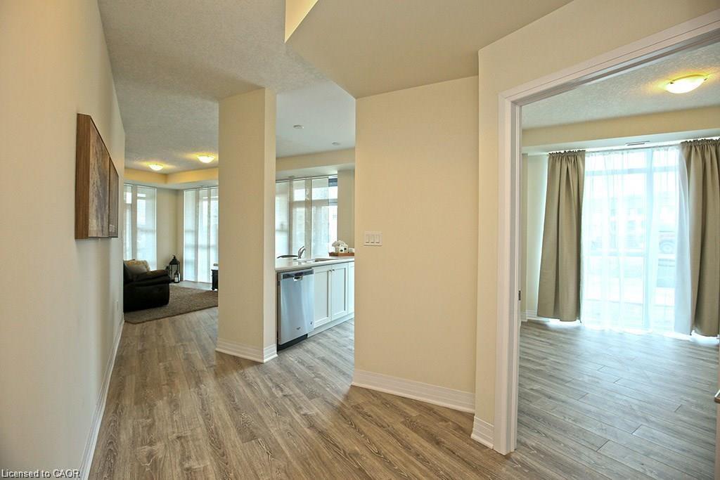 108-10 Concord Place, Grimsby, ON - Indoor Photo Showing Other Room