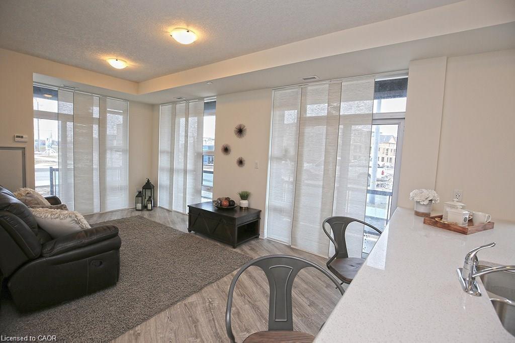 108-10 Concord Place, Grimsby, ON - Indoor