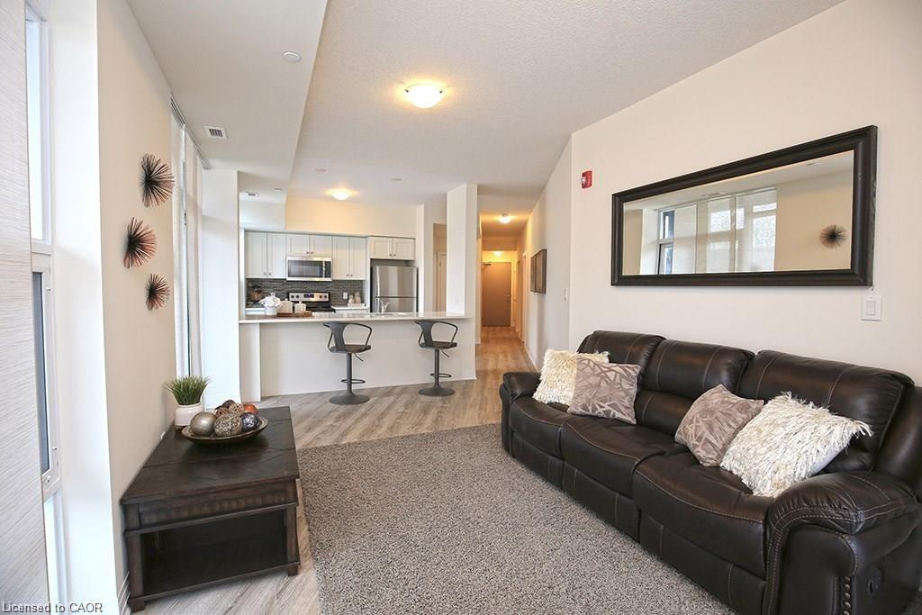 108-10 Concord Place, Grimsby, ON - Indoor Photo Showing Living Room