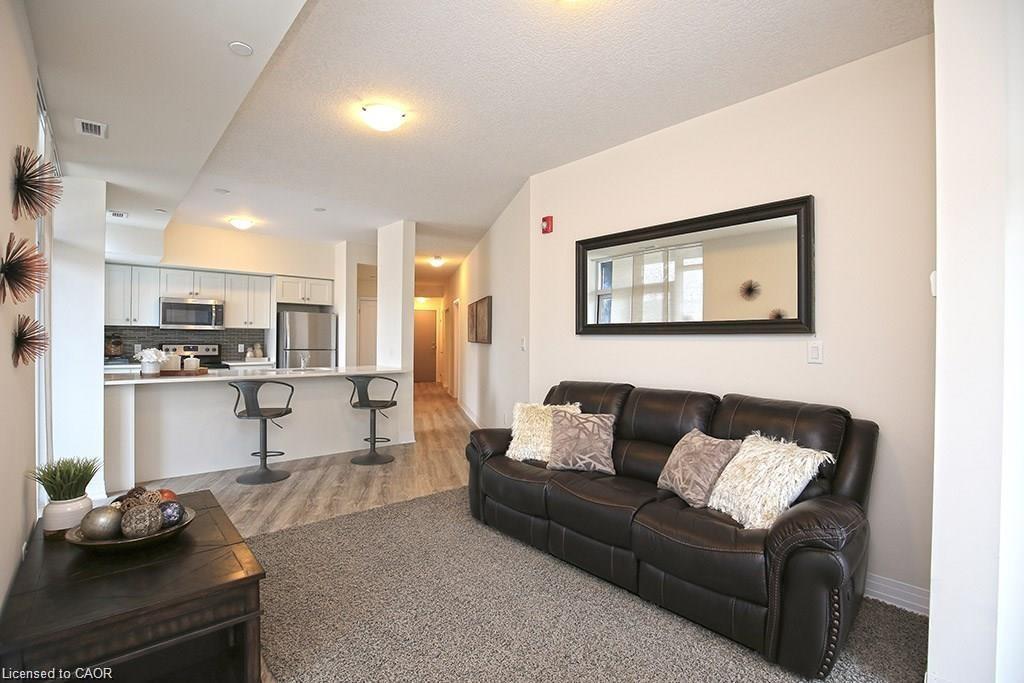 108-10 Concord Place, Grimsby, ON - Indoor Photo Showing Living Room