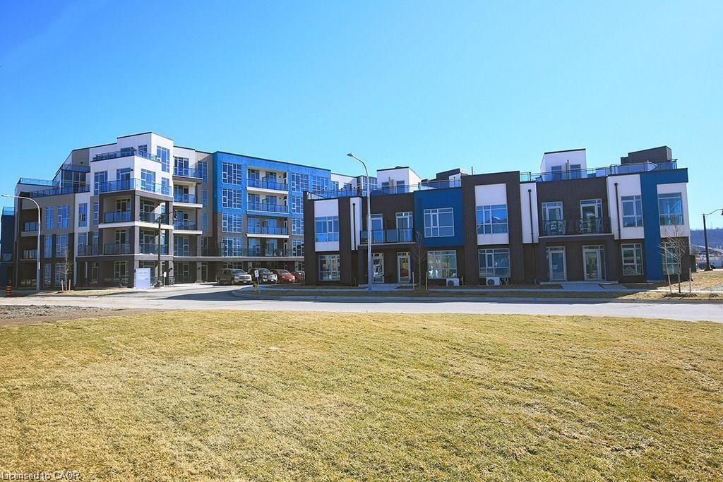 108-10 Concord Place, Grimsby, ON - Outdoor