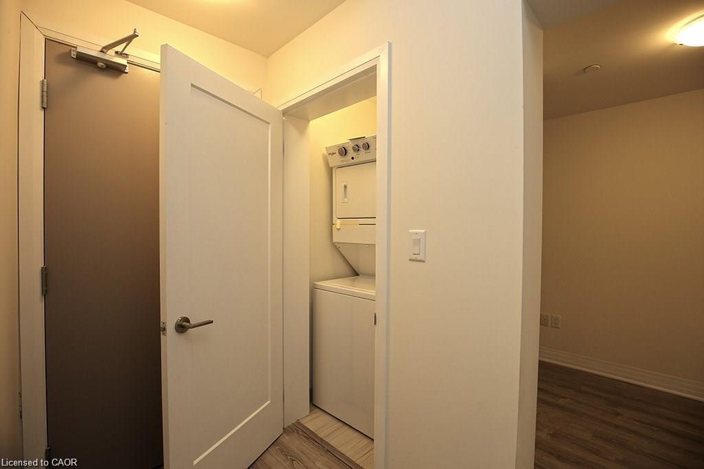 108-10 Concord Place, Grimsby, ON - Indoor Photo Showing Laundry Room