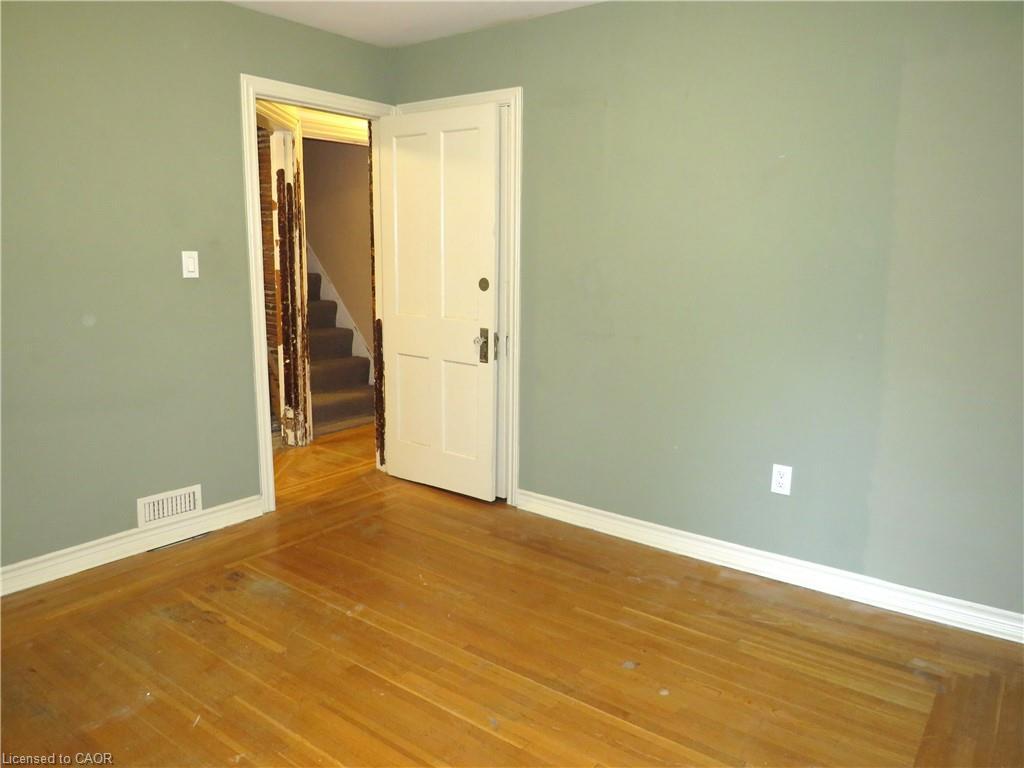 120 Sanford Avenue S, Hamilton, ON - Indoor Photo Showing Other Room