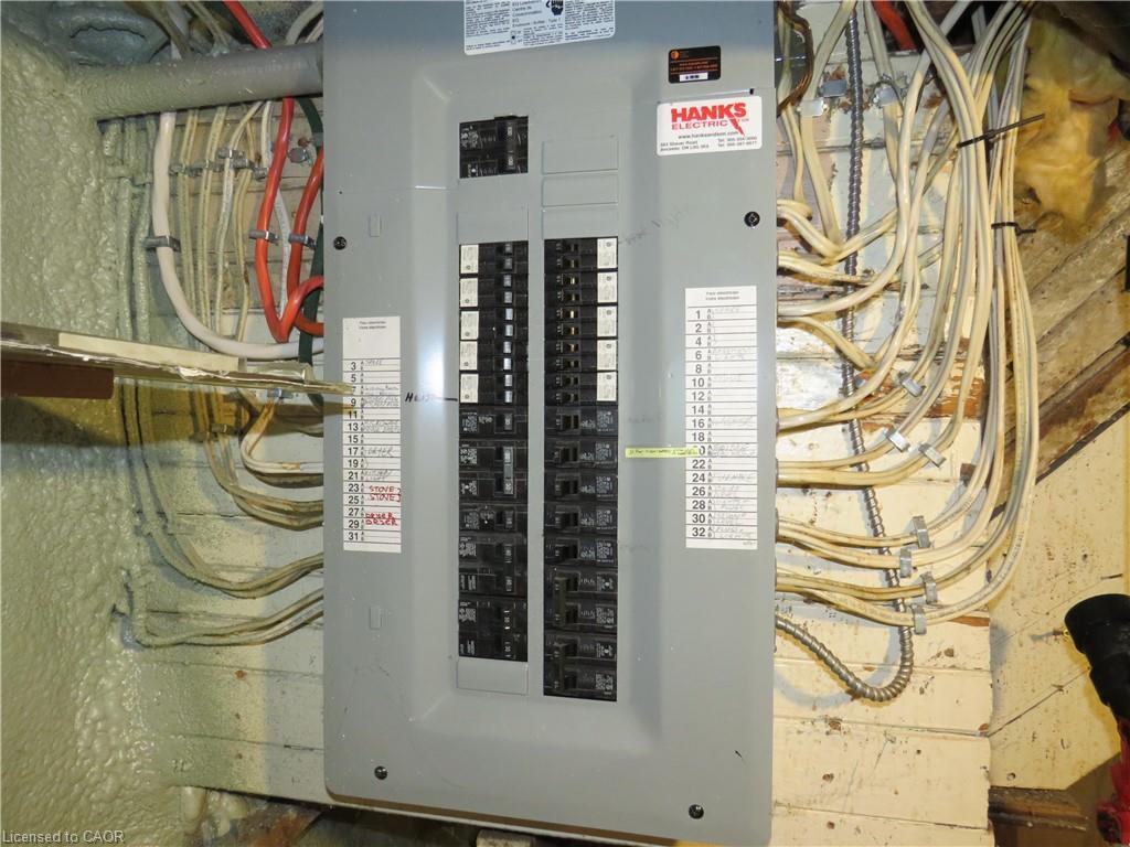 120 Sanford Avenue S, Hamilton, ON - Indoor Photo Showing Basement