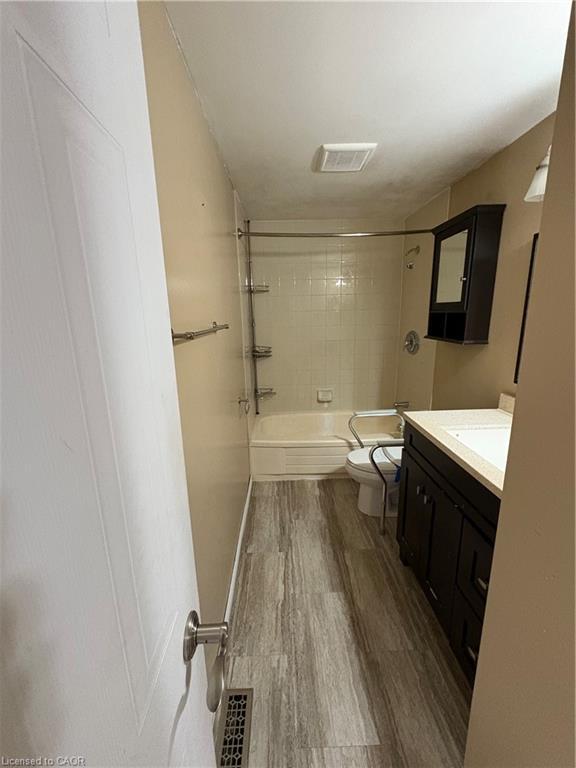 29-1247 Huron Street, London, ON - Indoor Photo Showing Bathroom