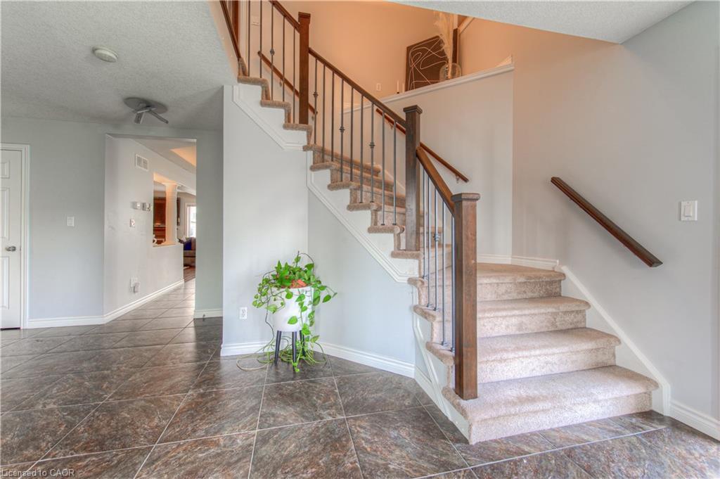 139 Pebblecreek Drive, Kitchener, ON - Indoor Photo Showing Other Room