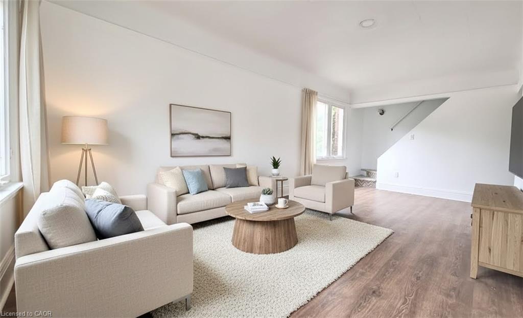 69 Fairfield Avenue, Hamilton, ON - Indoor Photo Showing Living Room