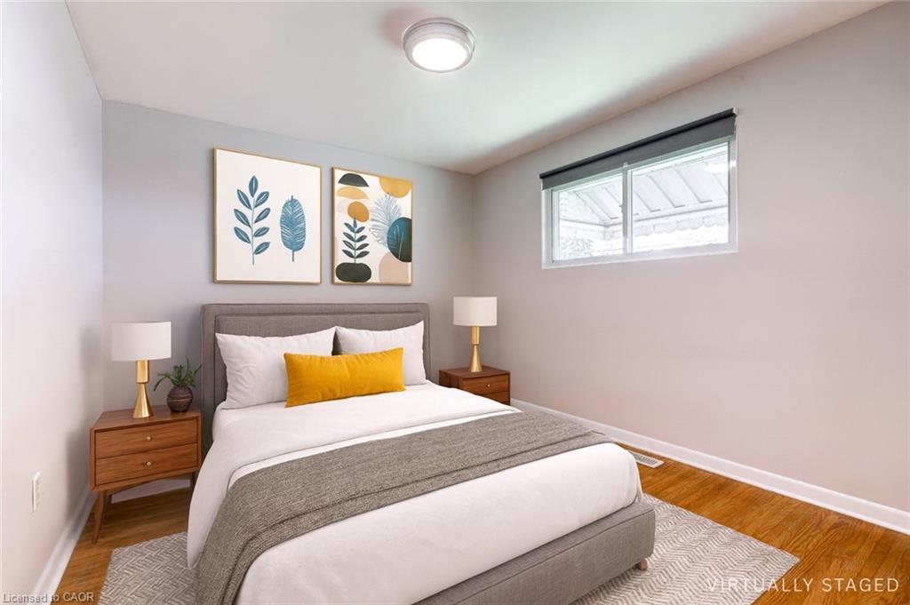 Upper-164 West 19Th Street, Hamilton, ON - Indoor Photo Showing Bedroom