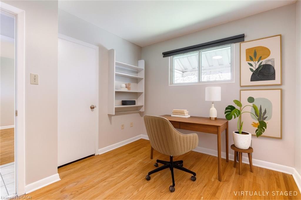 Upper-164 West 19Th Street, Hamilton, ON - Indoor Photo Showing Office