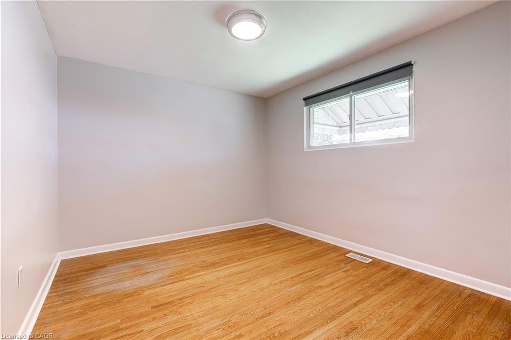 Upper-164 West 19Th Street, Hamilton, ON - Indoor Photo Showing Other Room