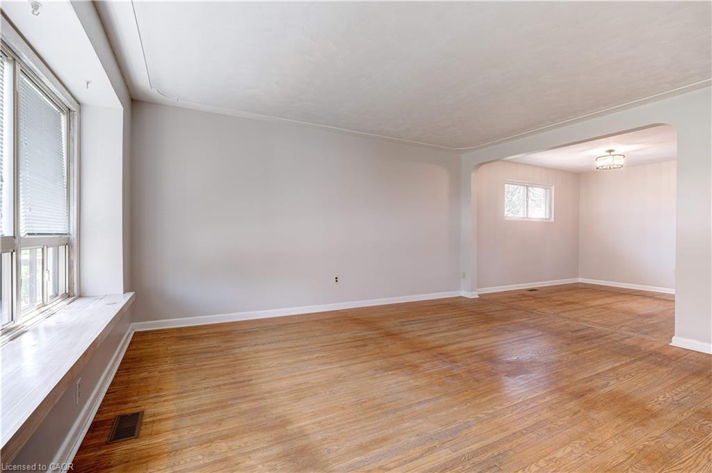Upper-164 West 19Th Street, Hamilton, ON - Indoor Photo Showing Other Room
