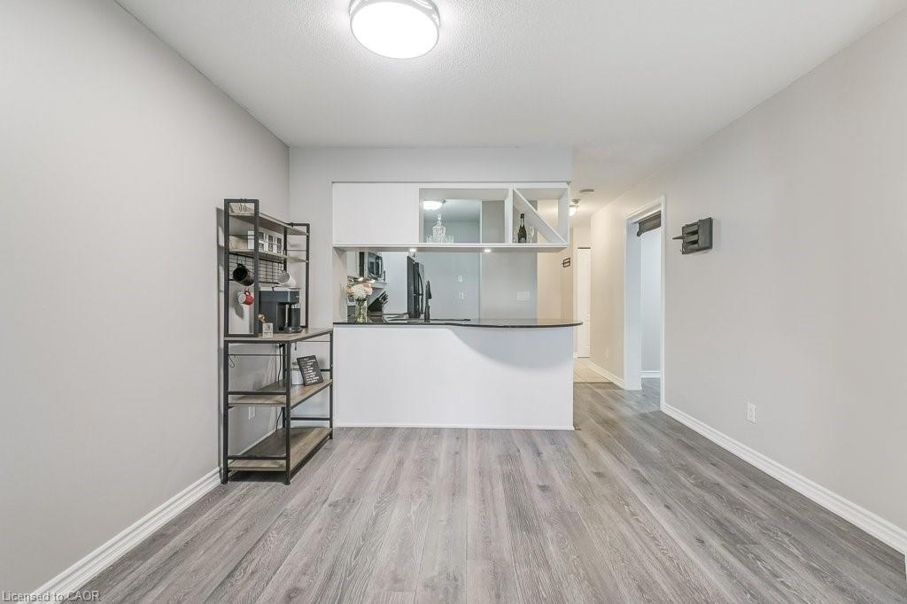 701-4080 Living Arts Drive, Mississauga, ON - Indoor Photo Showing Other Room