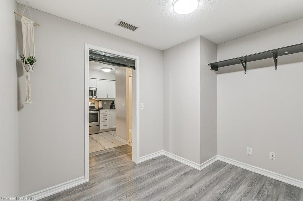 701-4080 Living Arts Drive, Mississauga, ON - Indoor Photo Showing Other Room