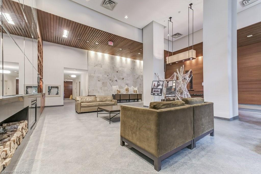 701-4080 Living Arts Drive, Mississauga, ON - Indoor Photo Showing Other Room