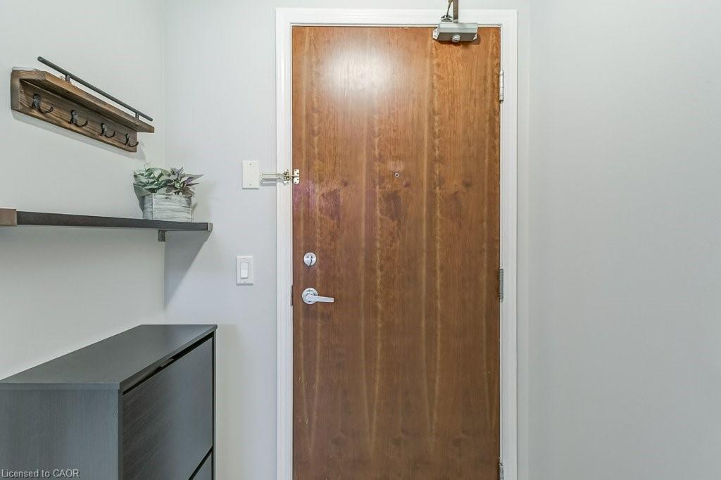 701-4080 Living Arts Drive, Mississauga, ON - Indoor Photo Showing Other Room