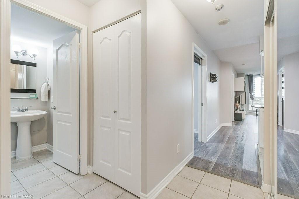 701-4080 Living Arts Drive, Mississauga, ON - Indoor