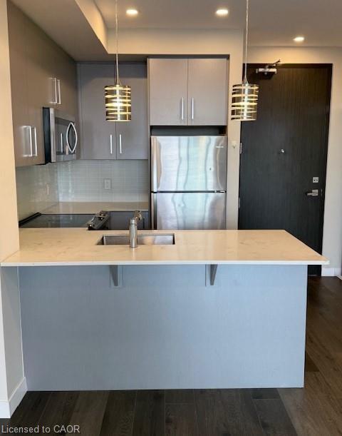 2308-15 Queen Street S, Hamilton, ON - Indoor Photo Showing Kitchen With Double Sink With Upgraded Kitchen