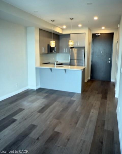 2308-15 Queen Street S, Hamilton, ON - Indoor Photo Showing Kitchen