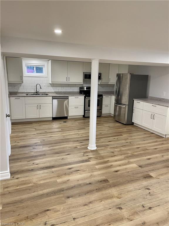 Lowerlevel-64 West 25Th Street, Hamilton, ON - Indoor Photo Showing Kitchen