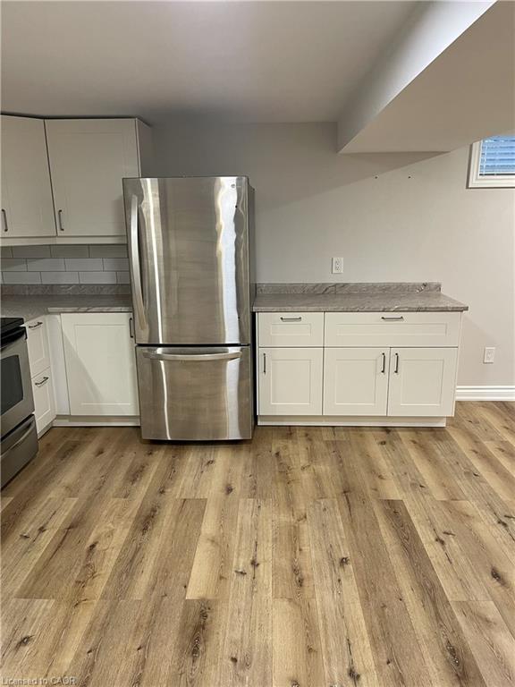 Lowerlevel-64 West 25Th Street, Hamilton, ON - Indoor Photo Showing Kitchen