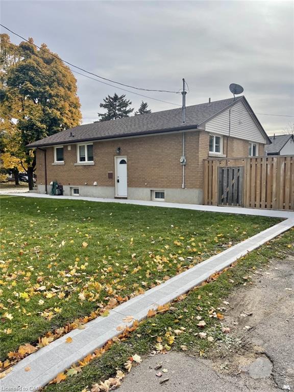 Lowerlevel-64 West 25Th Street, Hamilton, ON - Outdoor