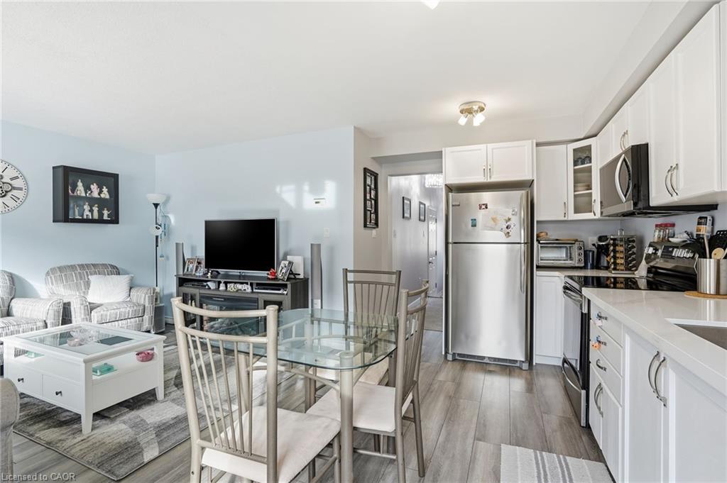 213 Windwood Drive, Binbrook, ON - Indoor Photo Showing Kitchen