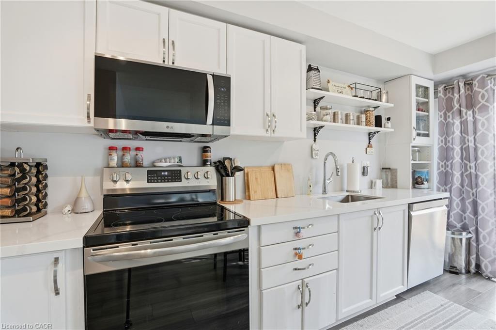 213 Windwood Drive, Binbrook, ON - Indoor Photo Showing Kitchen