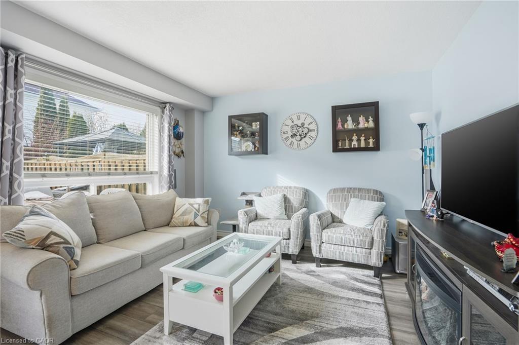 213 Windwood Drive, Binbrook, ON - Indoor Photo Showing Living Room
