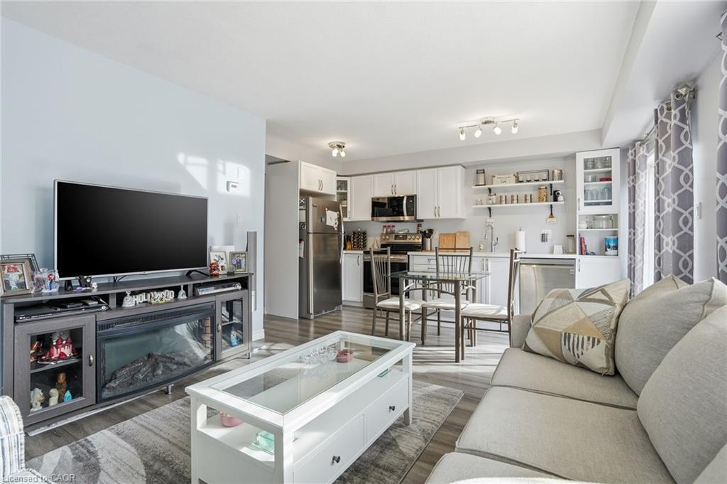 213 Windwood Drive, Binbrook, ON - Indoor Photo Showing Living Room