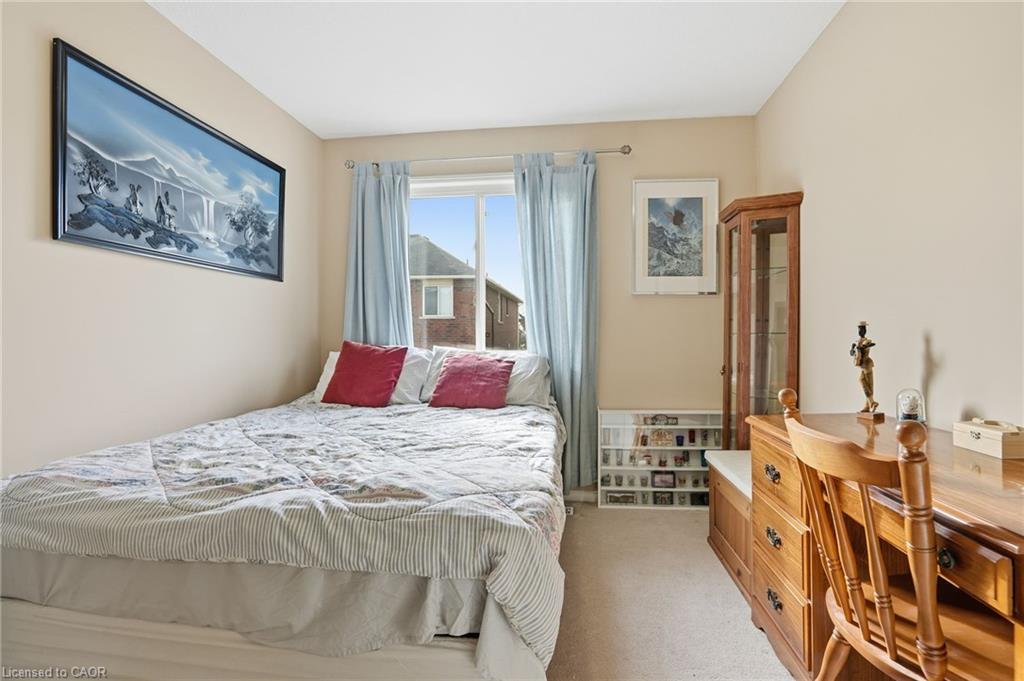 213 Windwood Drive, Binbrook, ON - Indoor Photo Showing Bedroom