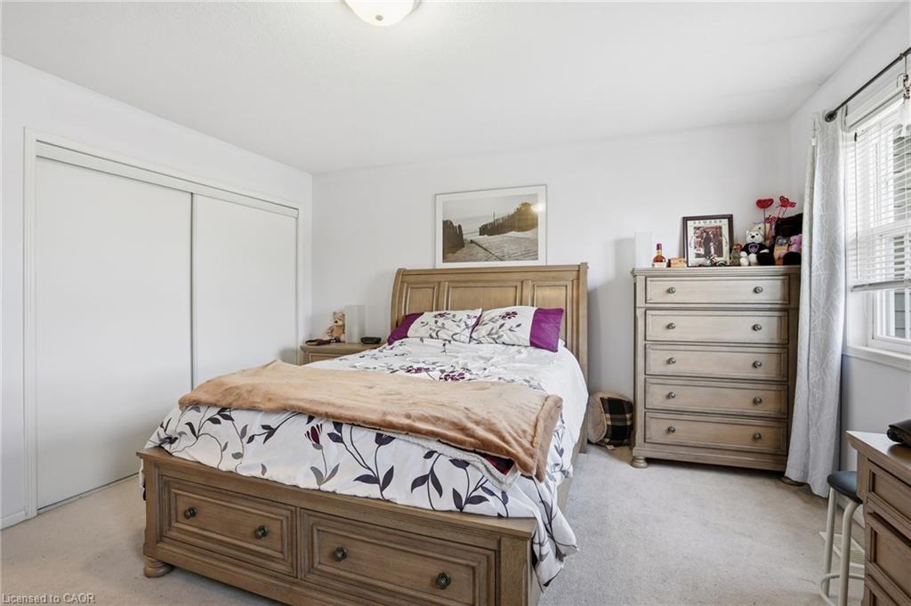 213 Windwood Drive, Binbrook, ON - Indoor Photo Showing Bedroom