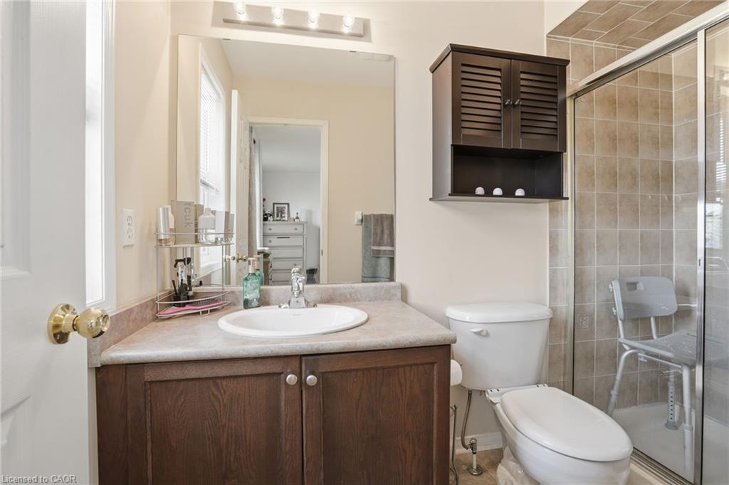 213 Windwood Drive, Binbrook, ON - Indoor Photo Showing Bathroom