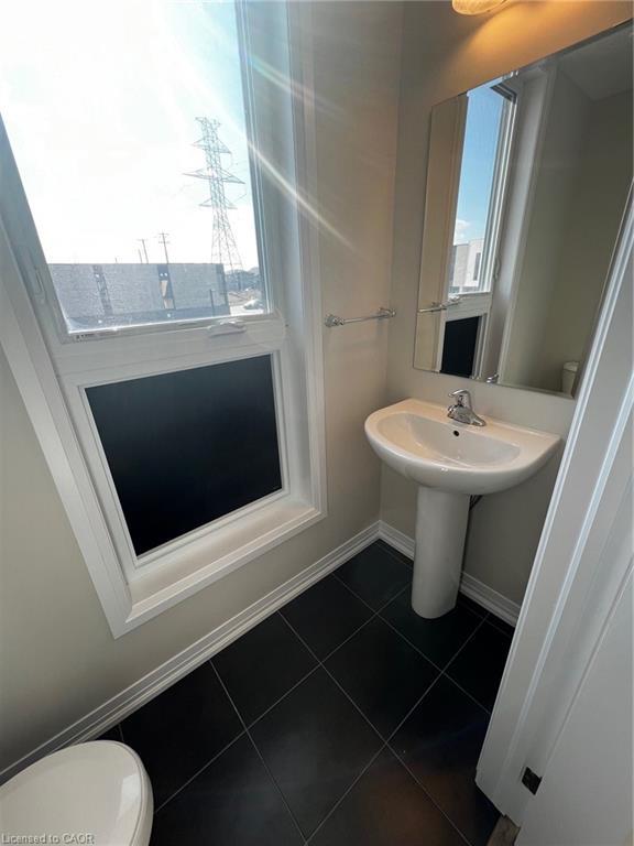 17-261 Woodbine Avenue, Kitchener, ON - Indoor Photo Showing Bathroom