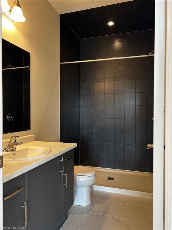 17-261 Woodbine Avenue, Kitchener, ON - Indoor Photo Showing Bathroom