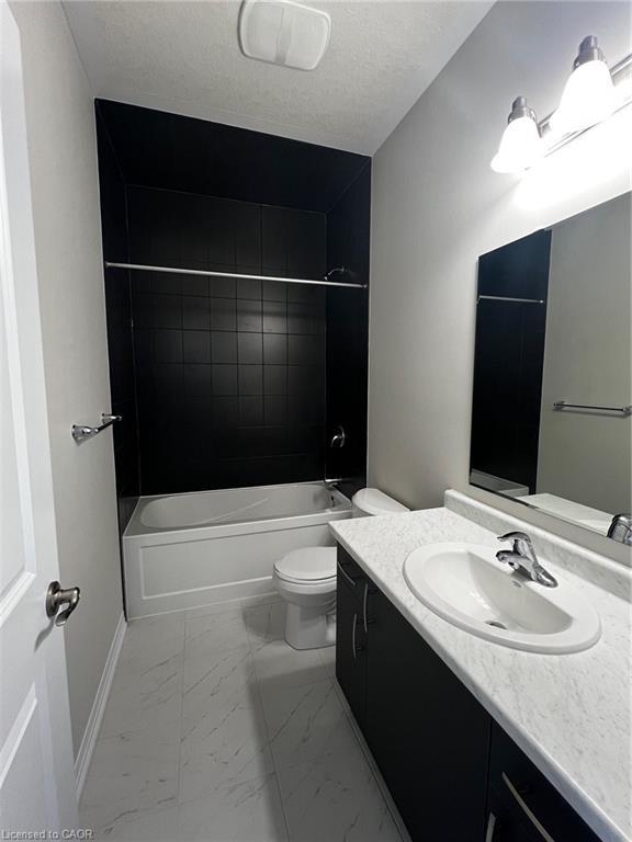 17-261 Woodbine Avenue, Kitchener, ON - Indoor Photo Showing Bathroom