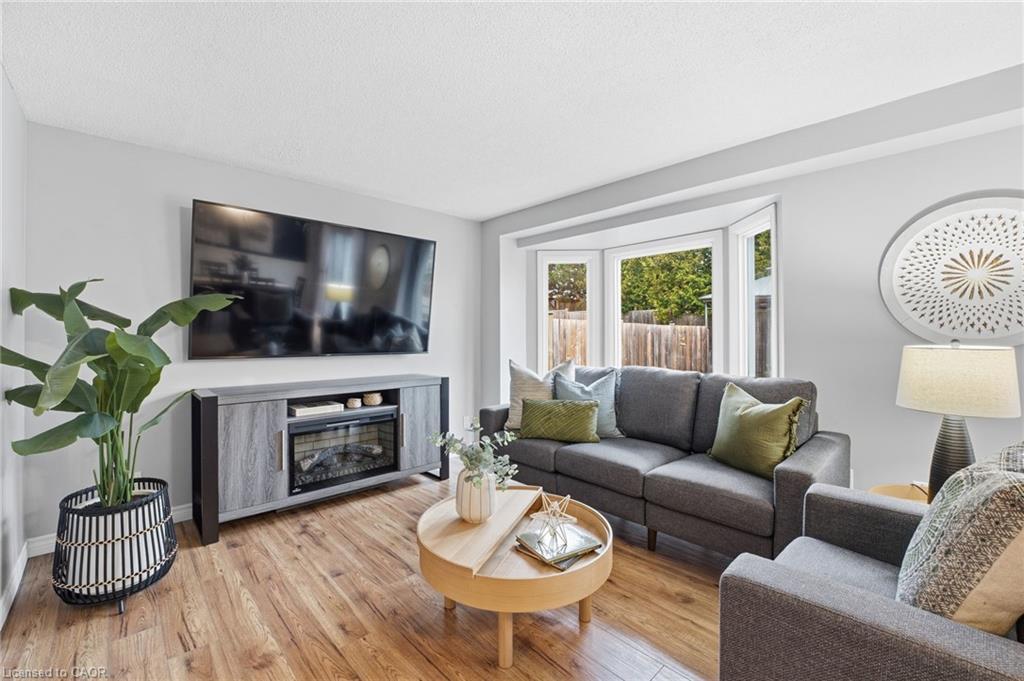 510B Rosemeadow Crescent, Waterloo, ON - Indoor Photo Showing Living Room