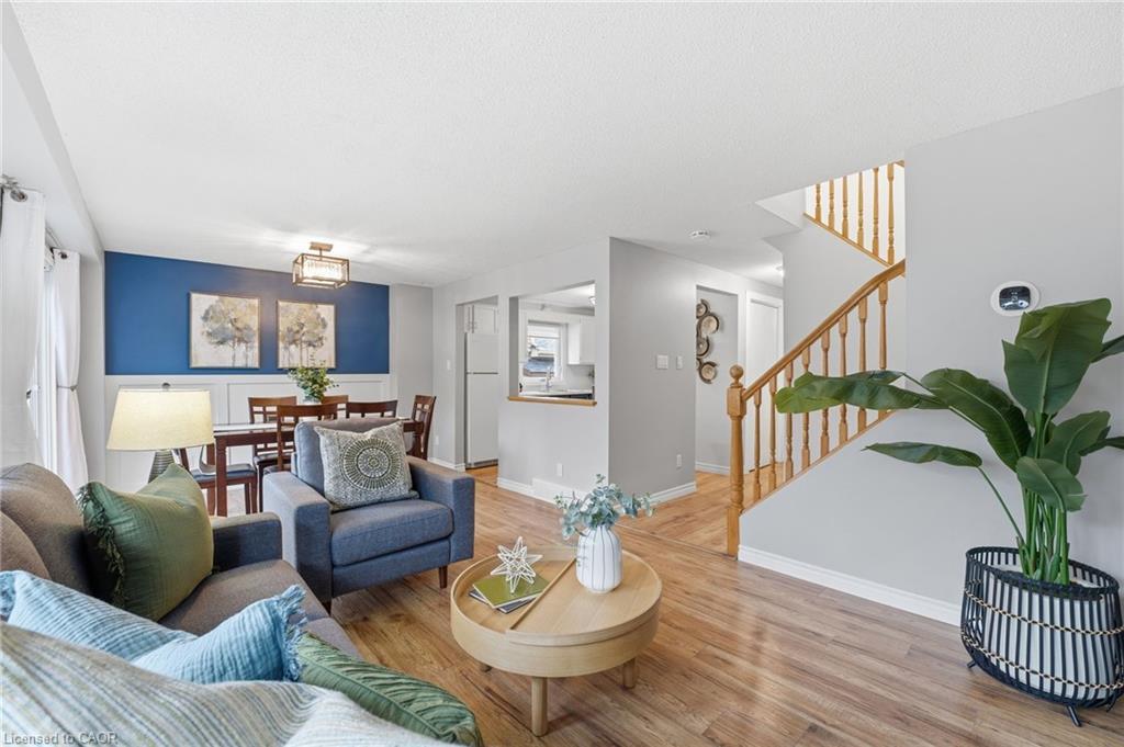 510B Rosemeadow Crescent, Waterloo, ON - Indoor Photo Showing Living Room