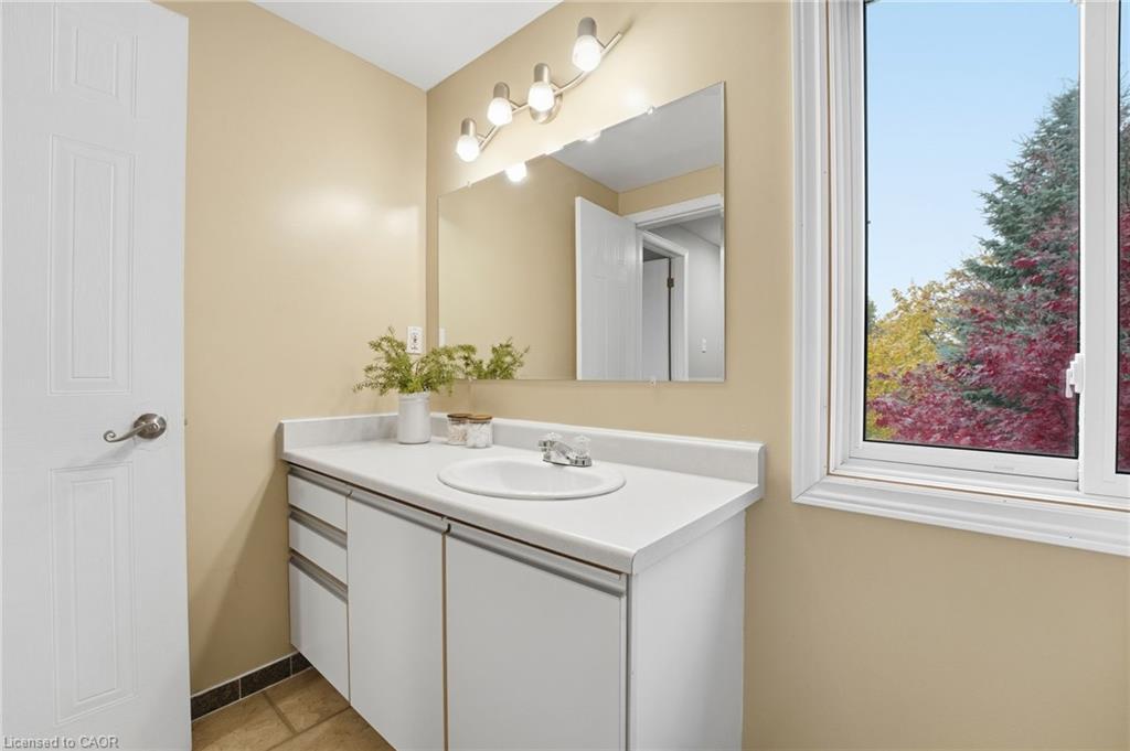 510B Rosemeadow Crescent, Waterloo, ON - Indoor Photo Showing Bathroom