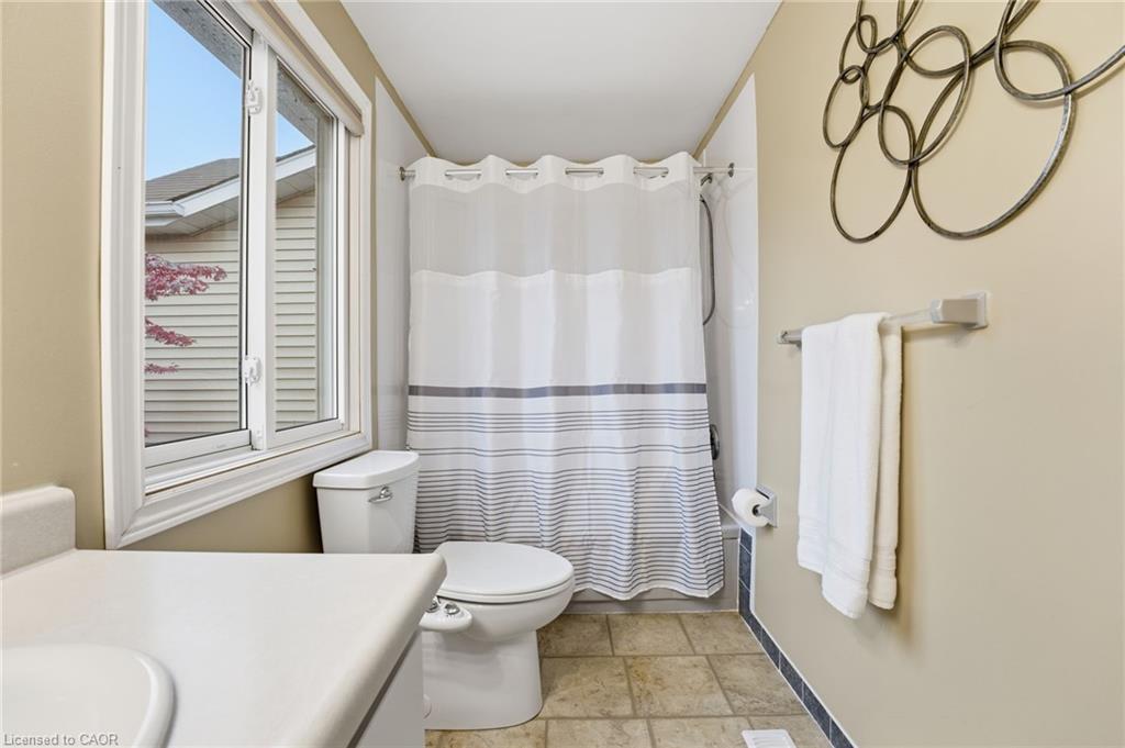 510B Rosemeadow Crescent, Waterloo, ON - Indoor Photo Showing Bathroom