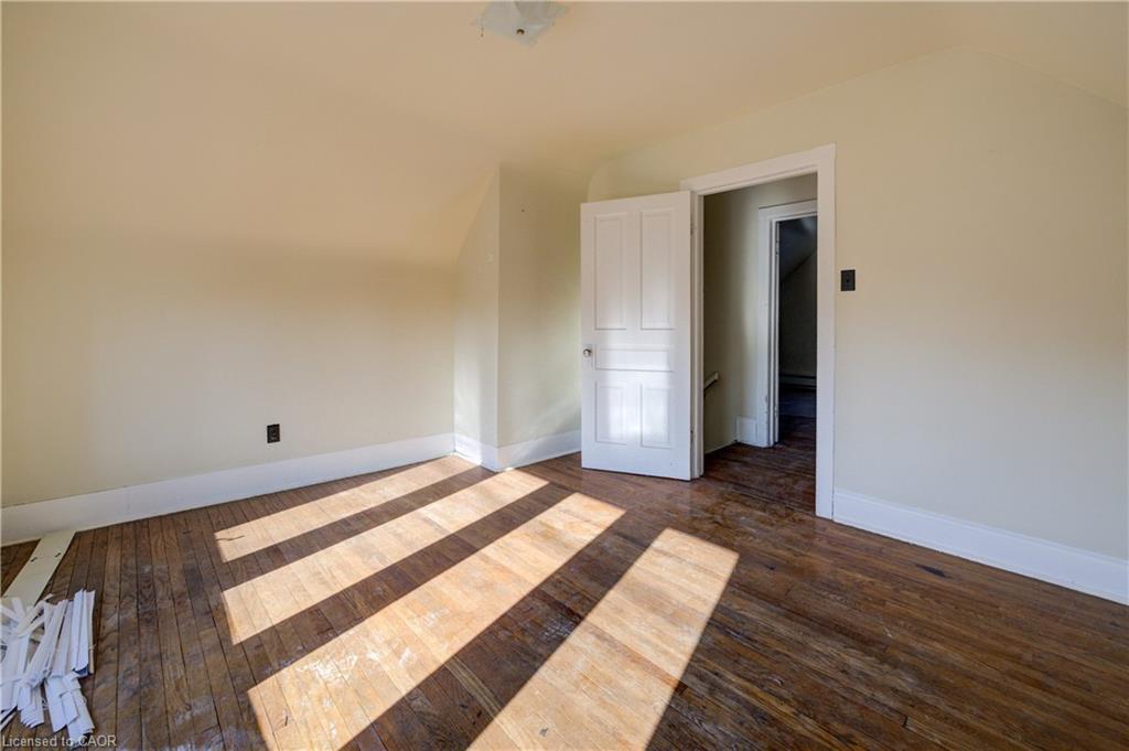 698 King Street W, Kitchener, ON - Indoor Photo Showing Other Room