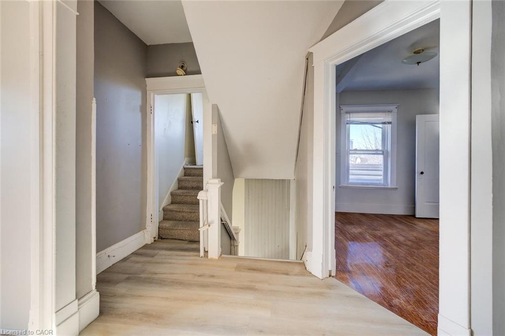 698 King Street W, Kitchener, ON - Indoor Photo Showing Other Room